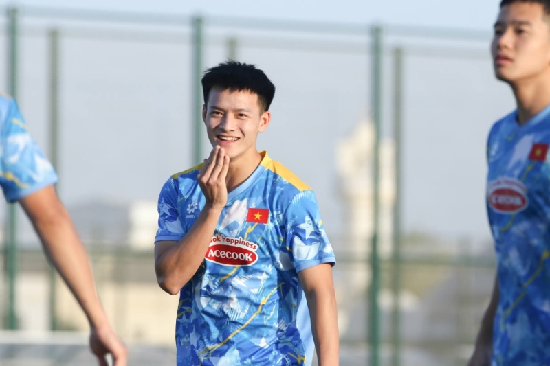 HLV Kim Sang-sik bổ sung nhân sự cho U23 Việt Nam